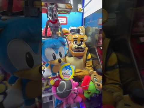 Squid Game Guard STUCK Inside Claw Machine 😮 #shorts #clawmachine #squidgame #holidaywithyoutube