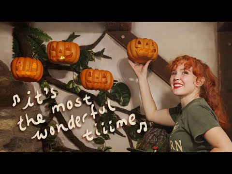 Decorating for Halloween! (it's the most wonderful time of the yeaaar)