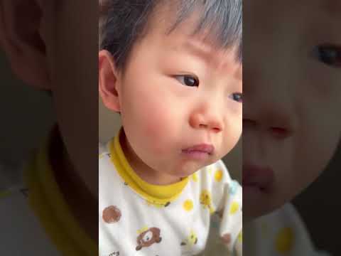 人生で初めて雪を見た、2歳児。