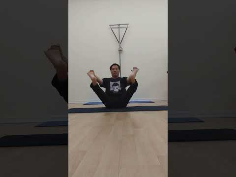 요가메루단다아사나 yoga merudandasana