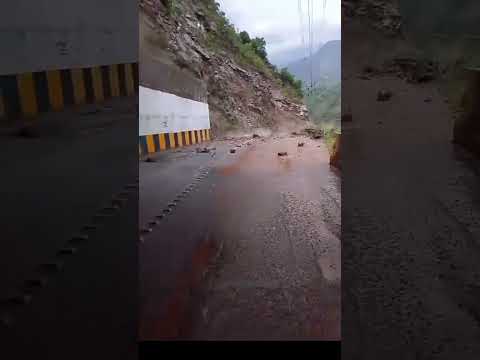 The Terrifying Rockfall in district Muzaffarabad due to Rain   #rockfall  #azadkashmirvlogs