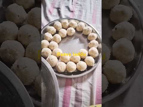 Best raava laddu 😍#sweet #laddu #raava #ytshorts #snacks #sweetrecipe #shortvideo