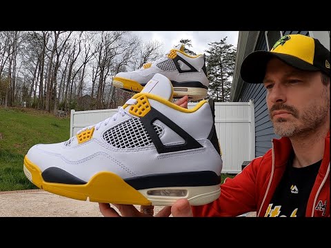 Air Jordan 4 - VIVID SULFUR