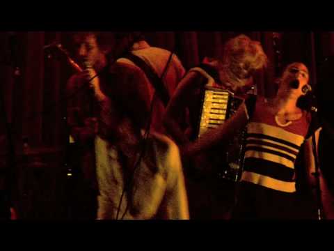 EDWARD SHARPE & THE MAGNETIC ZEROS - 40 DAY DREAM LIVE @ THE REGENT