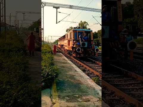 रेलवे कर्मचारी कार्य करने जाते हुए | Indian Railways Machine#uniquetrainengines#indianrailways#video