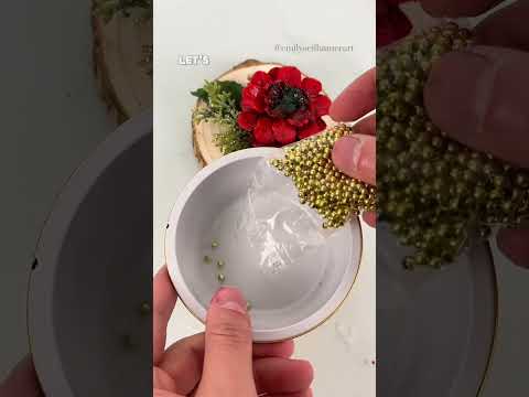 [clip] Adding gold beads to the pinecone flower ✨ #easycrafts #crafting #christmascrafts #diyideas