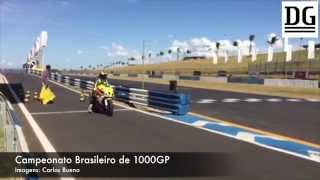 Motos do 1000gp acelerando no Autódromo de Goiânia