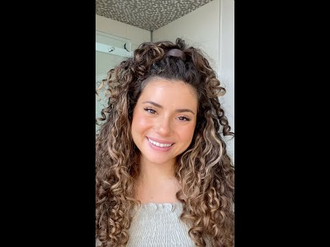 EASY CURLY HAIR HALF UP HALF DOWN HAIRSTYLE