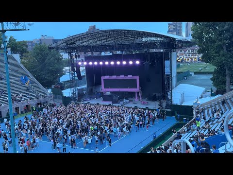 Ericdoa - Live @ Forest Hills Stadium @ Smile! :D World Tour 2024 [Partial Concert 4K60]