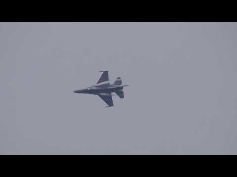 F-16戦闘機デモフライト　岩国FSD２０１９