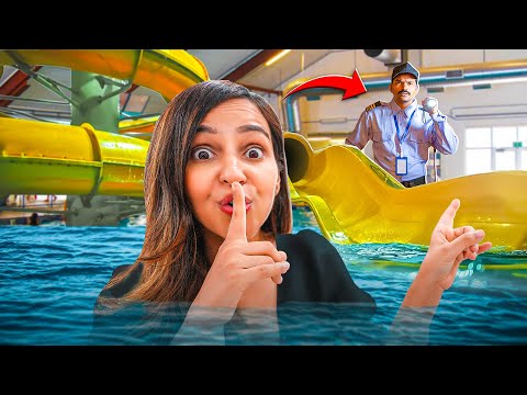 Hiding in the WATERPARK without getting CAUGHT *OMG* 😱