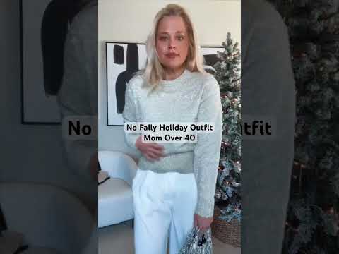 Fashion Over 40 Holiday Outfit #over40style #over50style #stylingtips #over45 #over40fashion