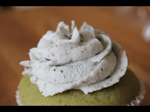 Black Sesame Buttercream Frosting Recipe | sweetco0kiepie