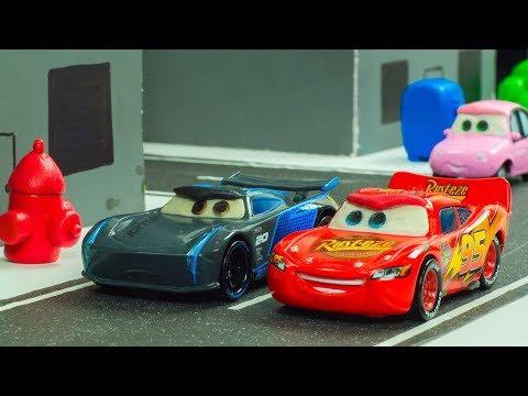 City Race Lightning McQueen VS. Jackson Storm Disney Pixar Cars 3 Toys