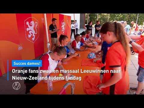 ⚽️ Fans zwaaien massaal Oranje Leeuwinnen naar Nieuw-Zeeland | Hart van Nederland