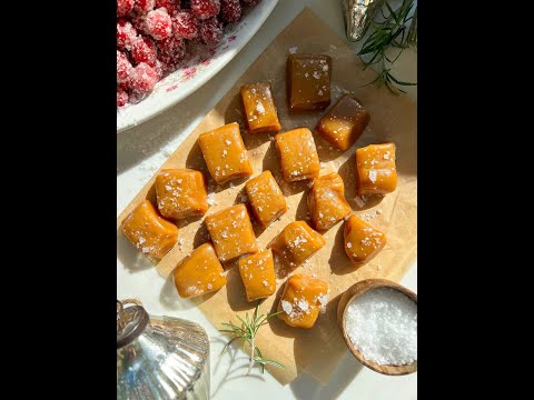 Homemade Sea Salt Soft Caramels  I  DIY Christmas Gifts #holidayrecipes