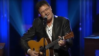 The Tragedy Of Vince Gill Is Just So Sad