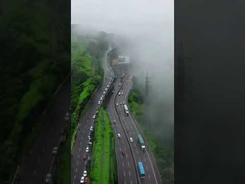 Mumbai Puni Express Highway 📍#travelkarnataka #shorts #mumbaipunehighway