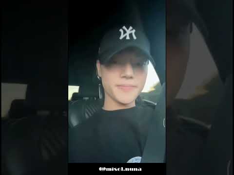 [ENG] Wooyoung's Live in the car driven by his mom #ateez