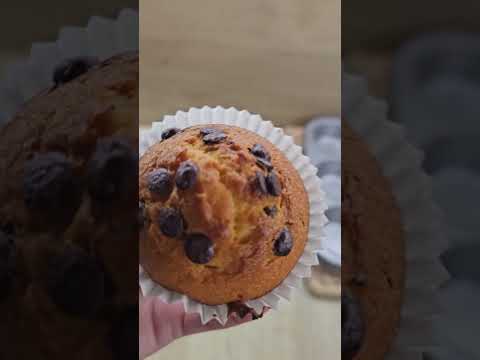 Fluffy Chocolate Chip Muffins