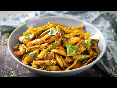 Parval Batata nu Shaak | Pointed Gourd and Potato Curry