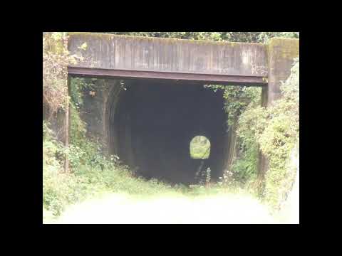 トンネルのある風景13