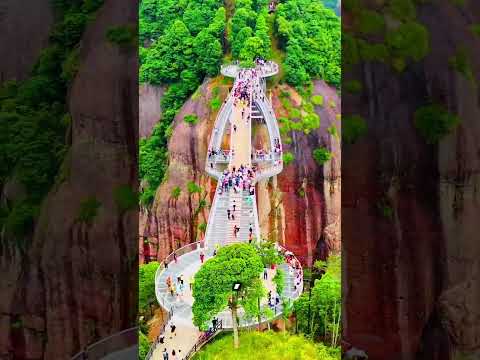 the Shenxianju Scenic Area’s high-altitude viewing bridge! #Shenxianju #HighAltitudeBridge #Glass