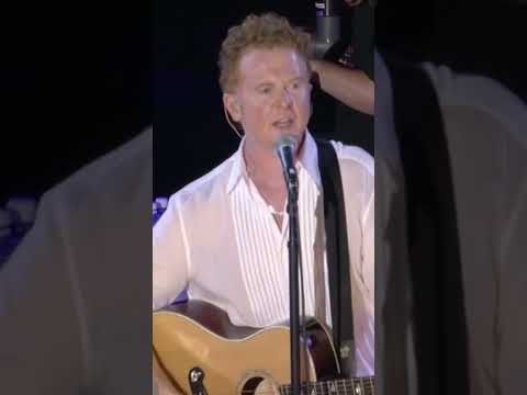 You can now watch Simply Red’s 2003 concert ‘Home: Live in Sicily’ on the Simply Red YouTube Channel