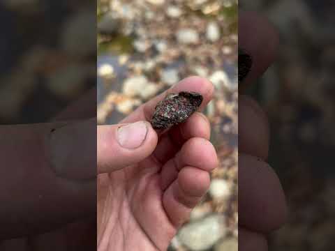 Absolutely wild crystal ore turquoise or possibly copper that’s oxidated #RockHounding #Crystals ￼