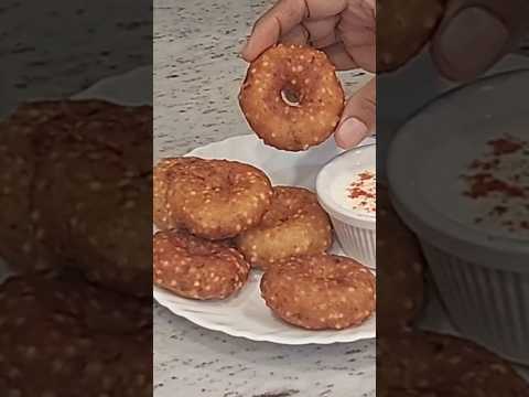 साबूदाना वडा इस तरीके से बनाएंगे तो न फटेगें न चिपकेगें | Sabudana Vada | Vrat Recipe #shorts