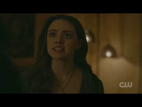 Legacies | Hope gets drugged, and a Fishman attacks Landon and Alaric