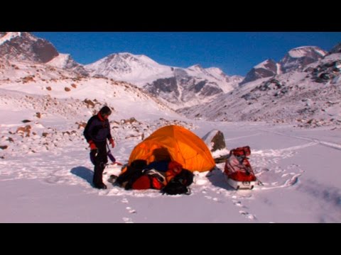 Dismantling of the camp - Akshayuk Pass 2008 expedition