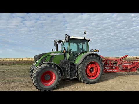 Hauling Bales with Fendt 718 and Morris Hayhiker