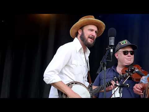 Pappy Biondo channels Hank Williams "I Saw The Light" 8/25/24  Stowe, VT