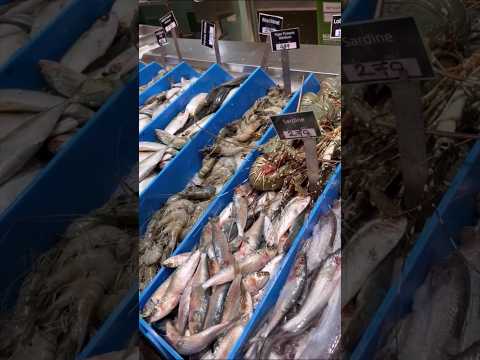 Fish market in lullu mall #sundayspecial #lulumall #fishmarket #trending #explore #viral #shorts #yt