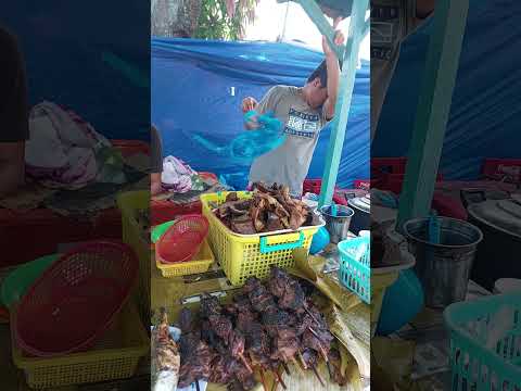 Lechon action at Bembee's Lechon in Talisay City, Cebu!  When was the last time you had lechon?