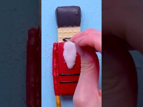 These nutcracker cookies are cracking up the holiday spirit! 🎄🍪