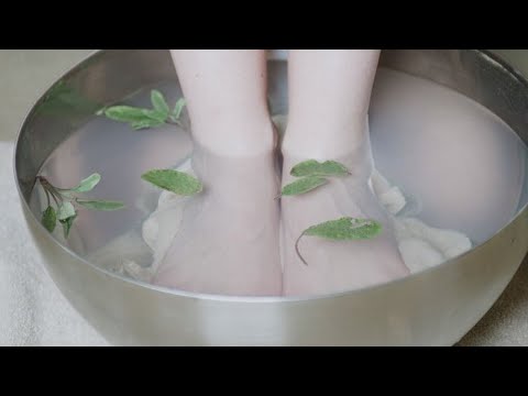 This is what a foot bath with vinegar can do for you