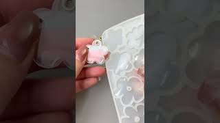 【レジン】おすすめ！フラットワイヤーでレジンキーホルダー作ってみた！How to make a resin key chain using flat wire 作り方 #Shorts