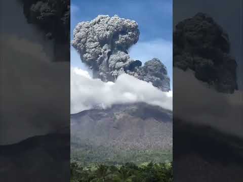 Volcano eruption #shortviral #volcanoeruption