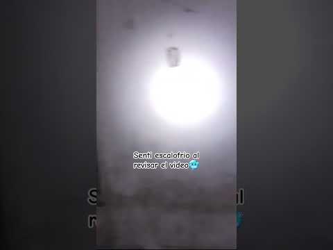 Extraña silueta aparese será un fantasma #paranormal #real #shortsviral #miedo #misterio  #parati