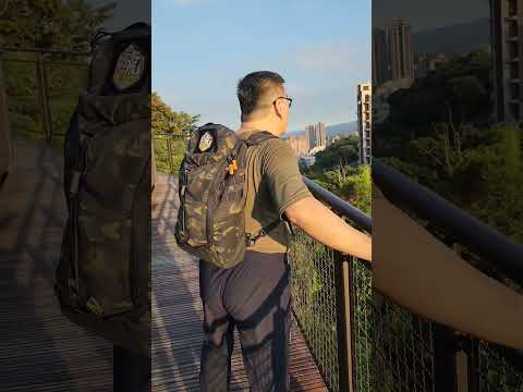 軍風暗黑迷彩 登山健行背包