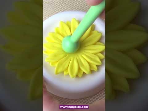 Fondant Sunflowers Tutorial 🌻🌻🌻