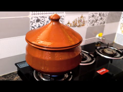 pot ని ఇలా easy గా seasoning చేస్కోవచ్చు / Clay pot seasoning /how to seasoning the clay pot