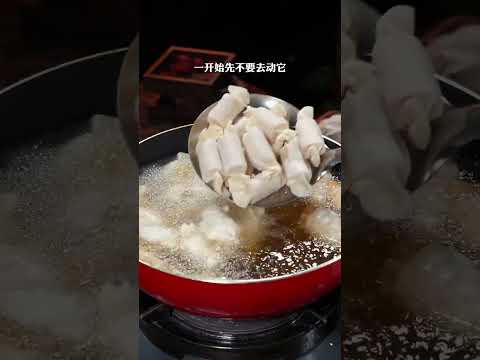 这是最近网上很火的饺子皮新吃法，酥酥脆脆，好看又好吃，你也赶紧做给家人尝尝吧#饺子皮新吃法 #美食教程