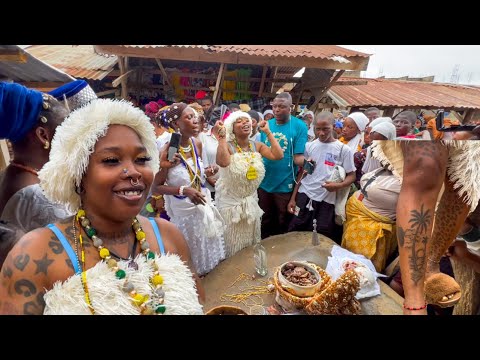 Osun priestess gave market women free foods - Orisha Aje Oja