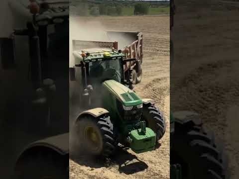 Tractor in field #tractors #tractorvideo #tractorlover #tractors #agriculture #agricultural