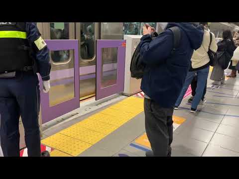 京王井の頭線渋谷駅ホームドア