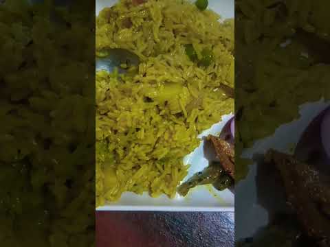 aloo matar pulao recipe #indianyoutuber #punjabifoodvlog #ytshorts #recipe #punjabifood