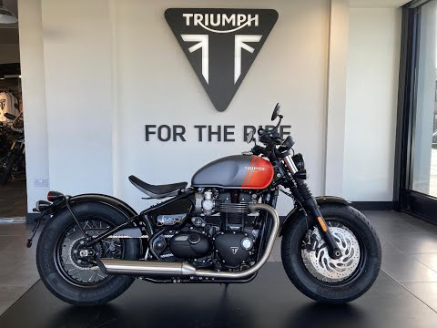 Triumph Bobber 1200 finished in Matt Graphite/Baja Orange